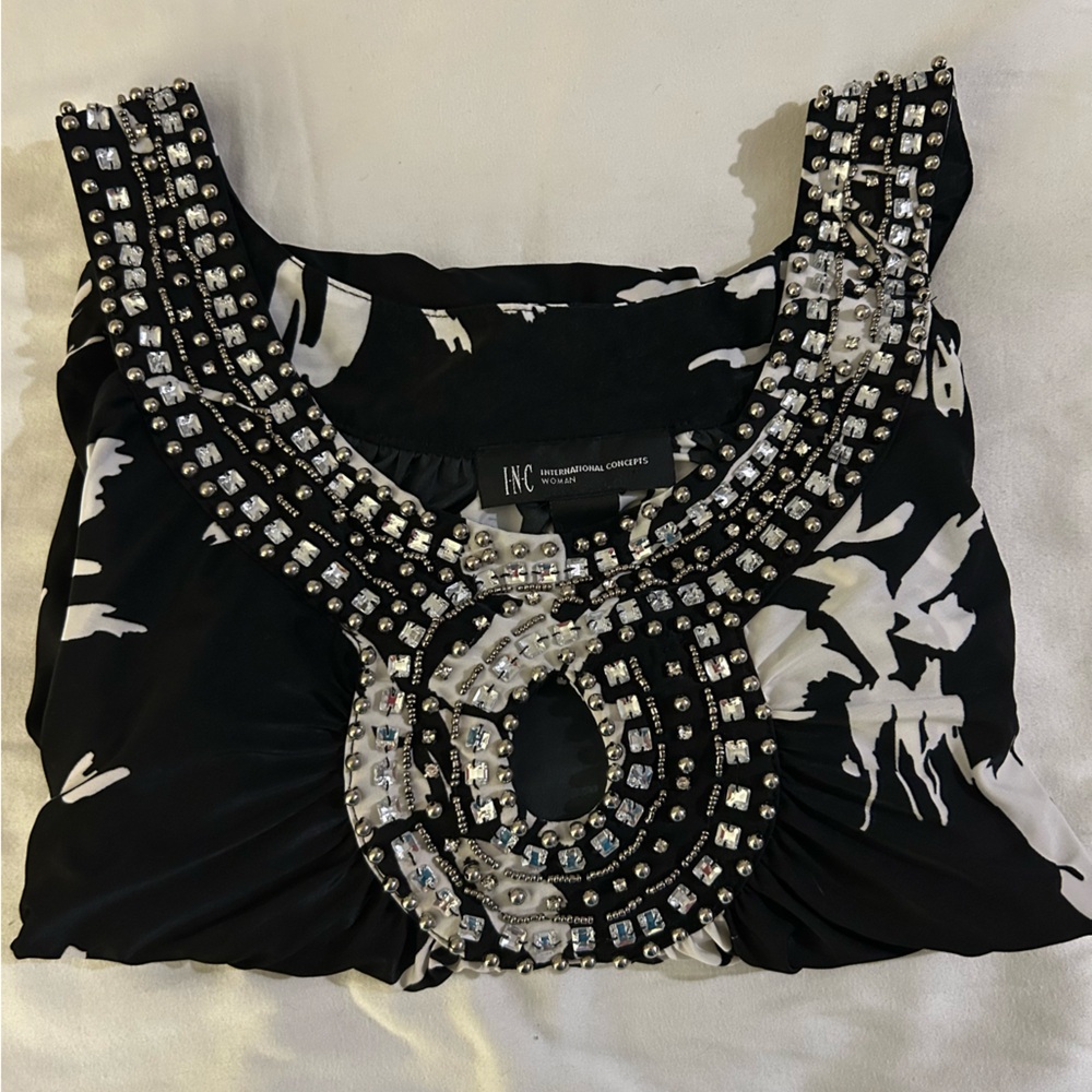 INC International Concepts Black & White large floral rose Embellished Blouse 1X - Picture 13 of 14